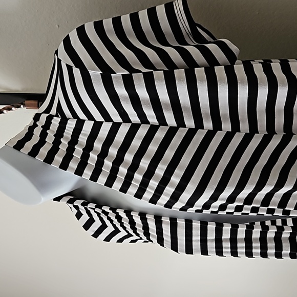 3/$20 Short Sleeves Shrug - Picture 3 of 7